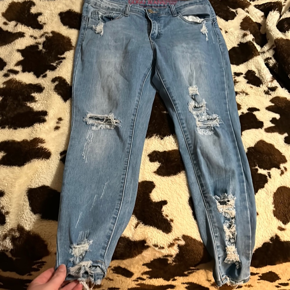 Distressed skinny jean